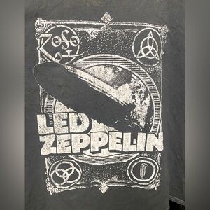 Led Zeppelin vintage looking band tee